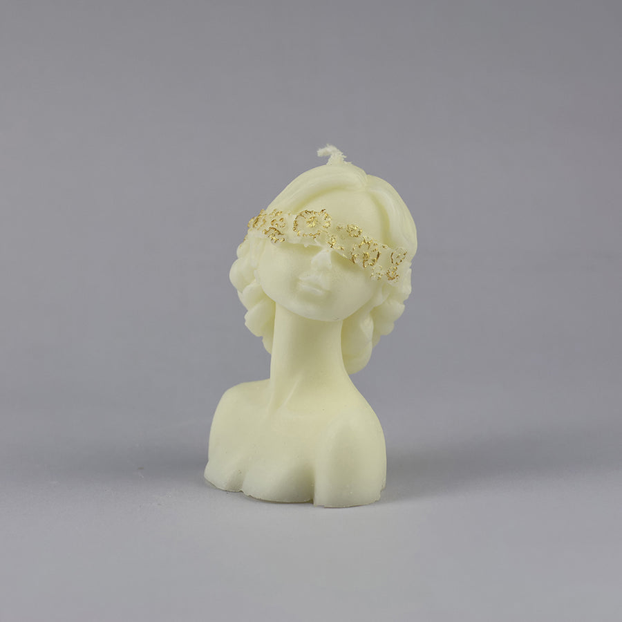 Blindfolded girl Soy Wax Candle - MUA Lashes Collections